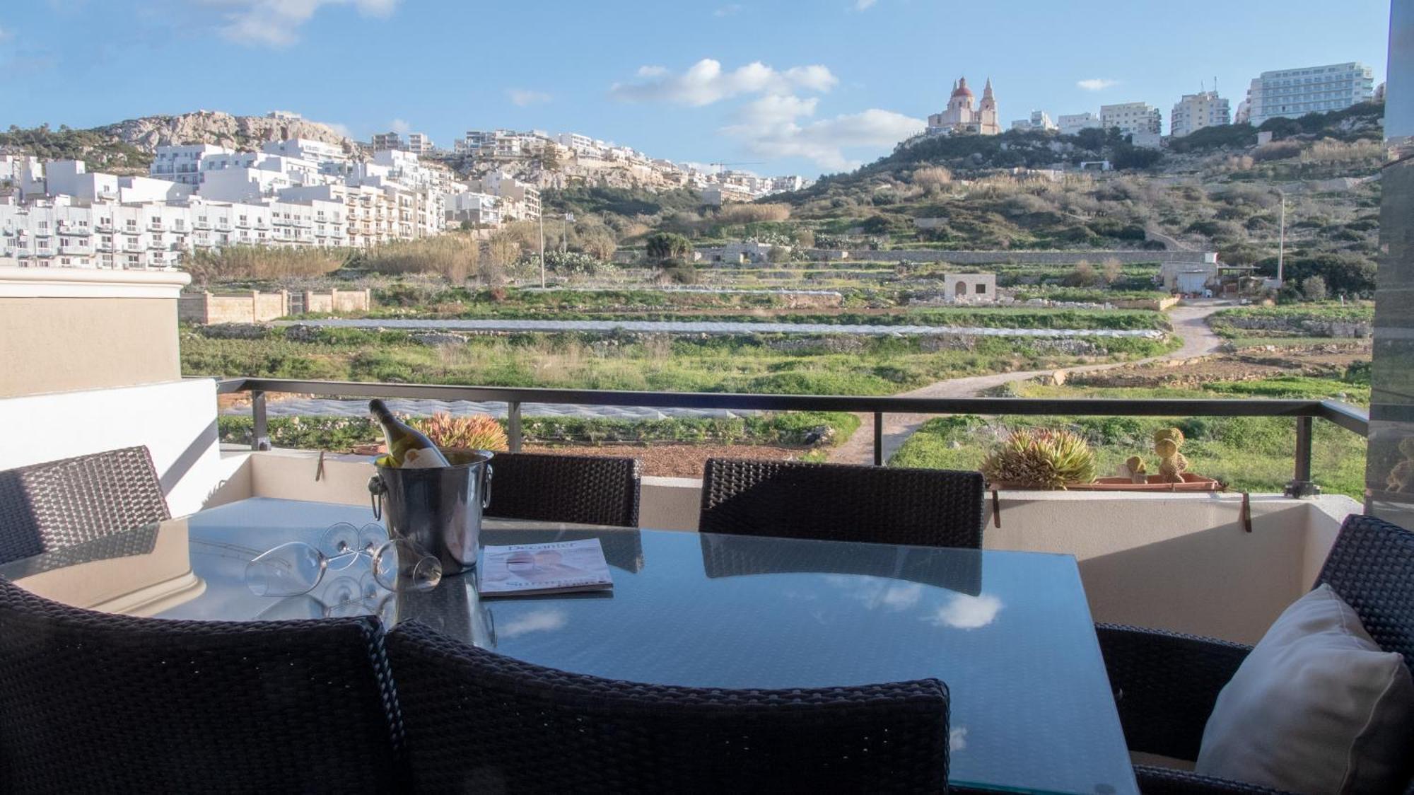 Mellieha Bay 3 Bedroom Apartment " Bliss On The Bay " Luaran gambar